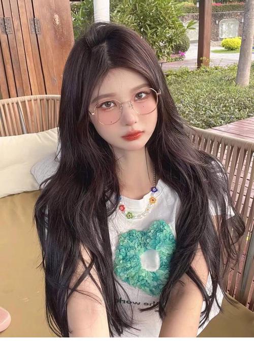 脸小适合戴什么眼镜