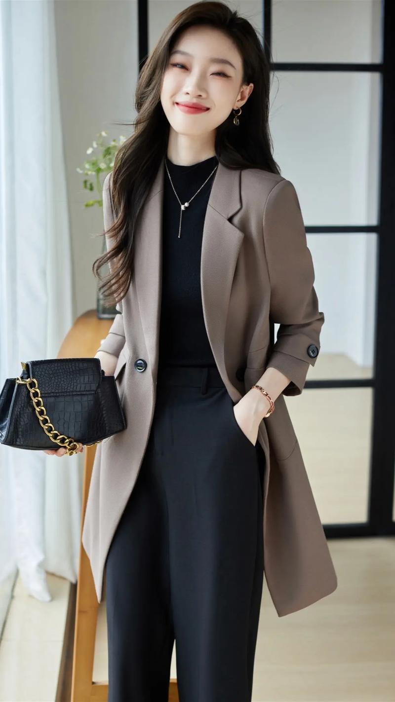 西服长款外套怎么搭配图片