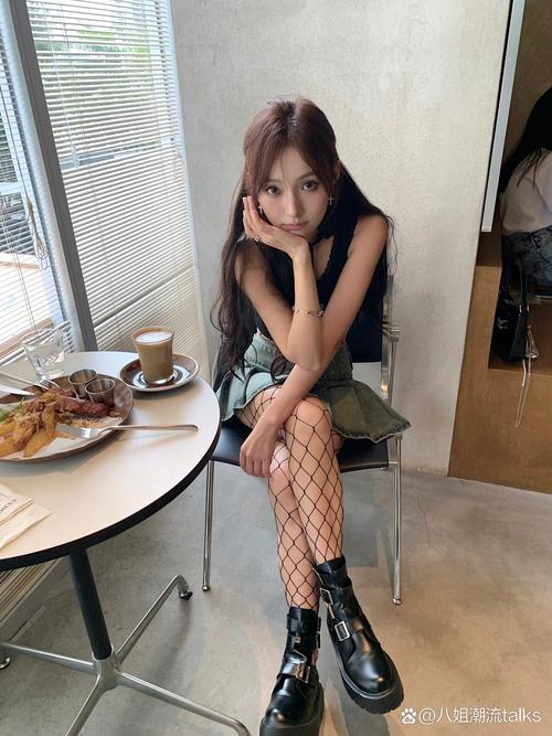 网袜怎么搭配的潮