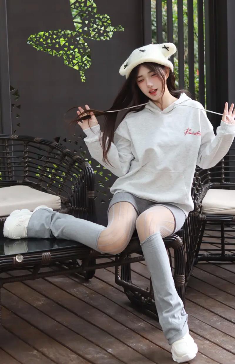 网袜搭配裤子怎么穿