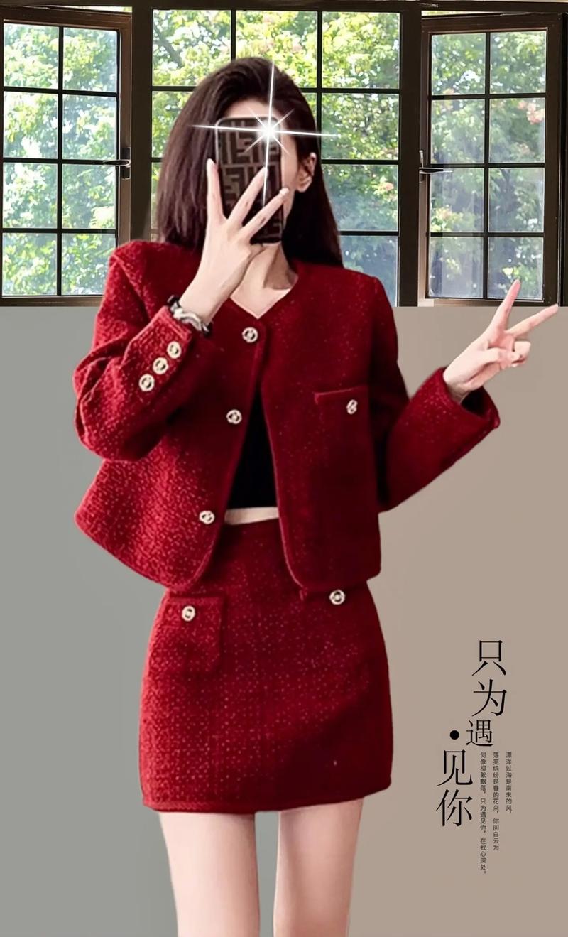红色套装配什么鞋子