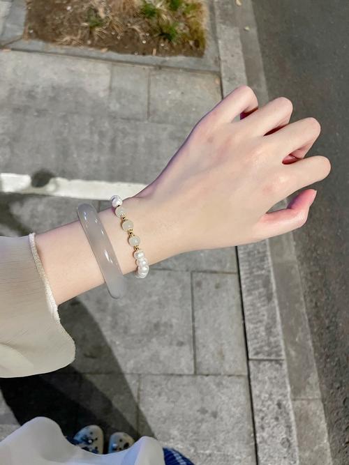 手镯怎么搭配戴才好看