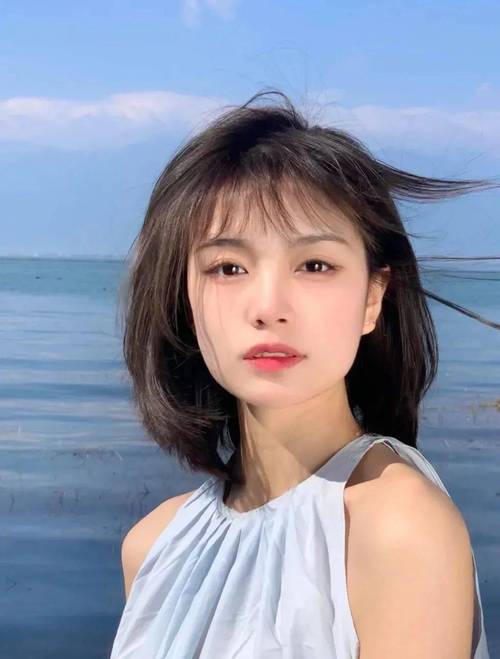 方下巴适合什么发型