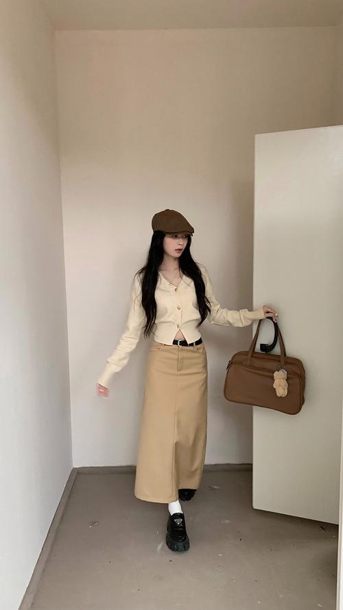 毛衣太短怎么搭配衣服