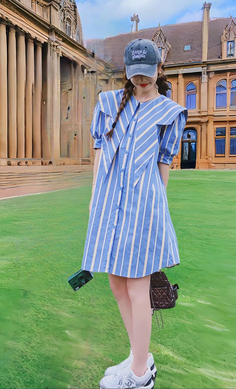 蓝色衬衣裙怎么搭配