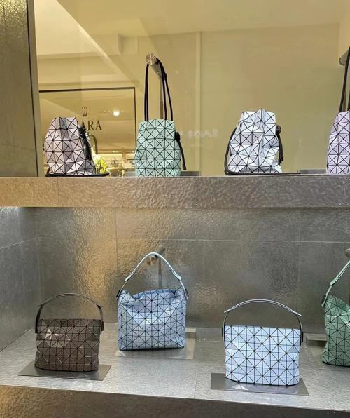 三叶草包怎么搭配