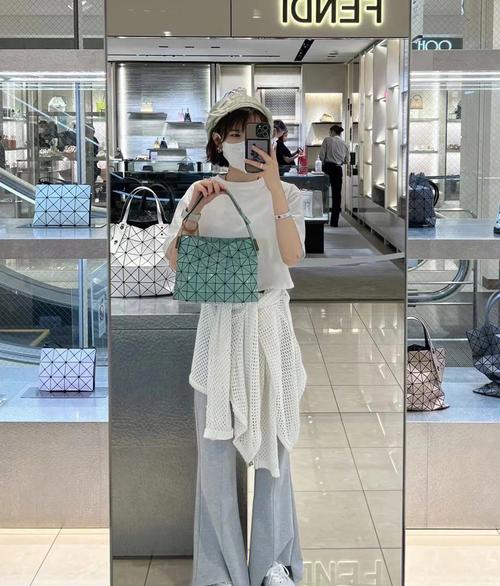 三叶草包怎么搭配