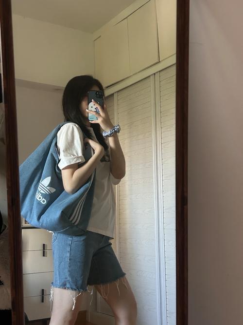 三叶草包怎么搭配