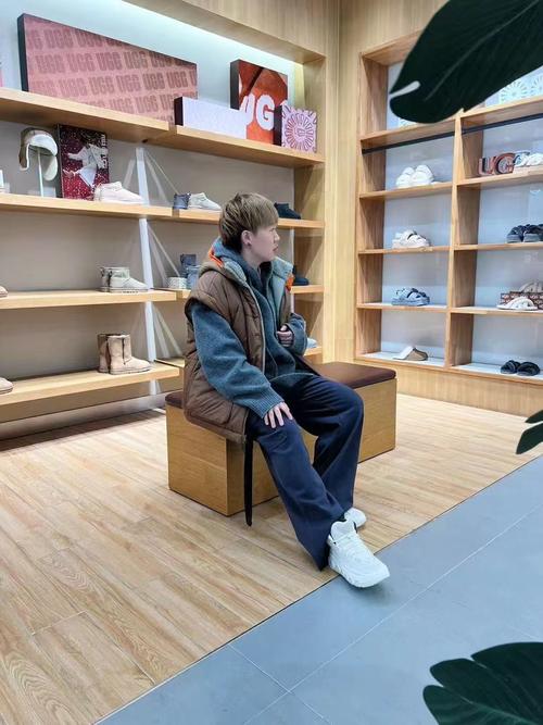 ugg怎么搭配衣服