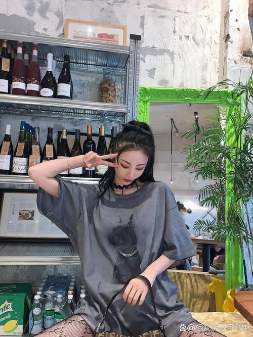 蛇纹及裸靴怎么搭配