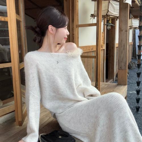 a字型毛衣怎么搭配裙子