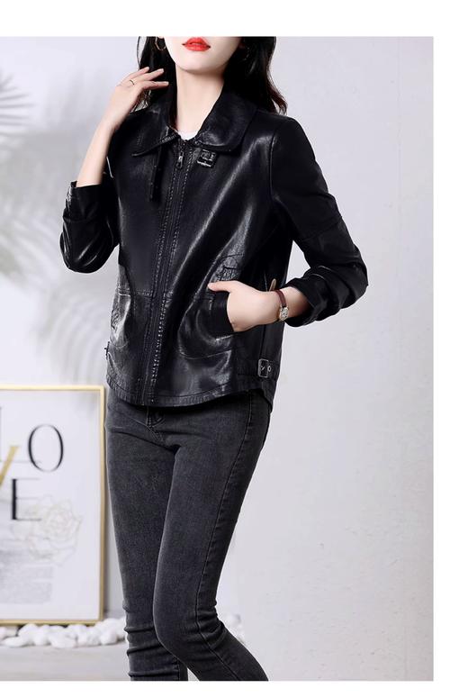 秋季黑色皮衣怎么搭配好看