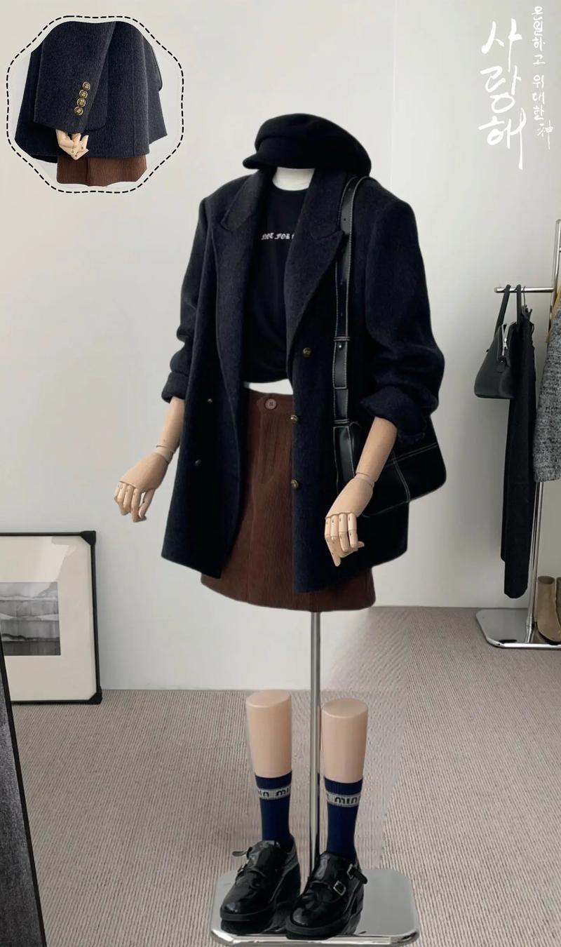 黑色短裙冬天怎么搭配穿