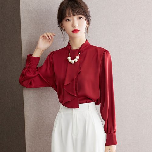 红色荷叶边蕾丝上衣怎么搭配