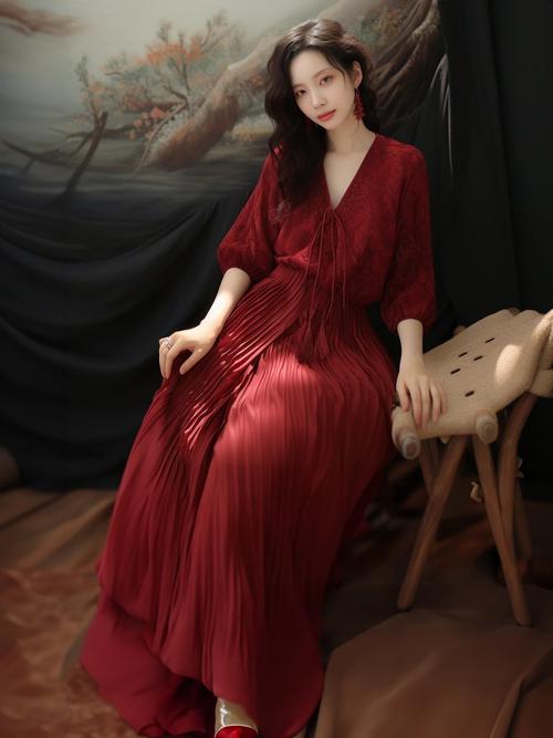 大红流苏长裙怎么搭配