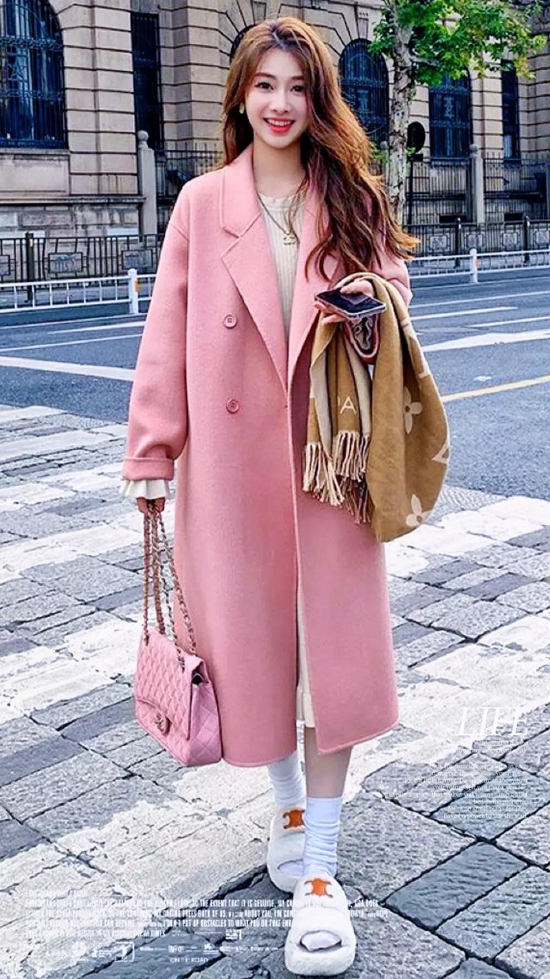 粉色毛呢大衣怎么搭配鞋子