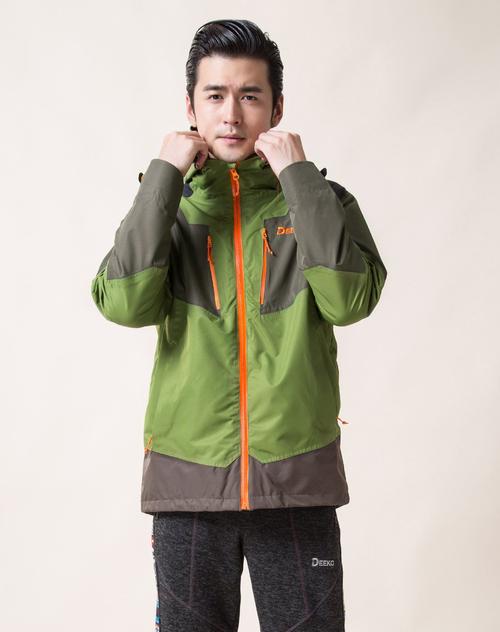 褐绿色怎么搭配