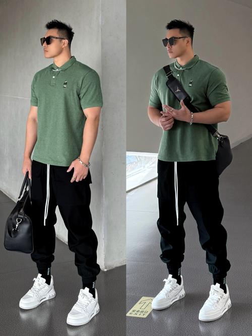 男上身壮的人怎么搭配衣服