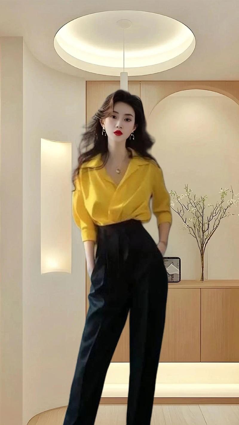 黄色衬衣配什么裤子