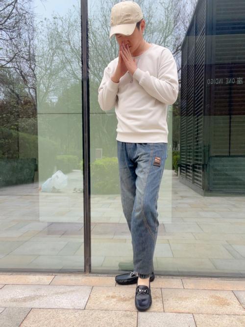 男士白色豆豆鞋怎么搭配