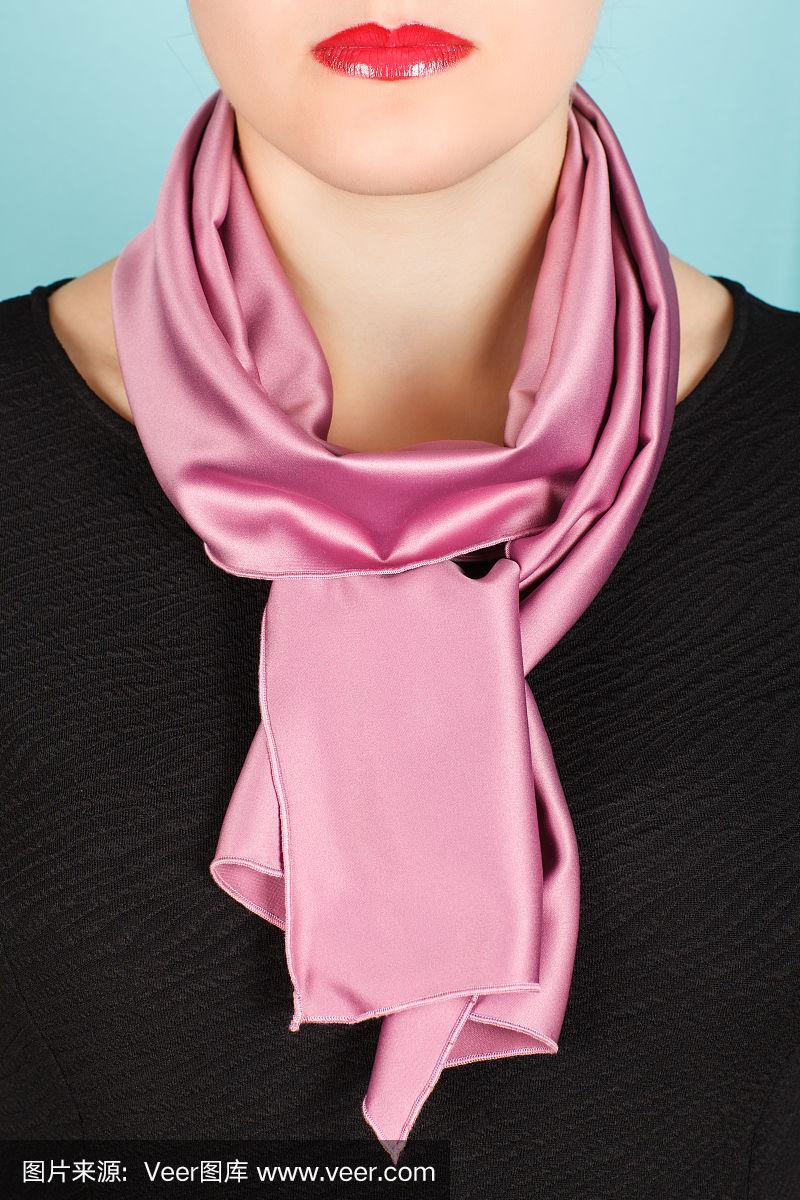 粉色配什么围巾好看