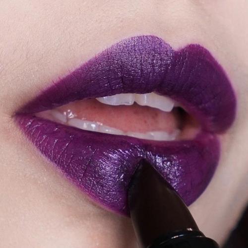 紫色口红怎么搭配