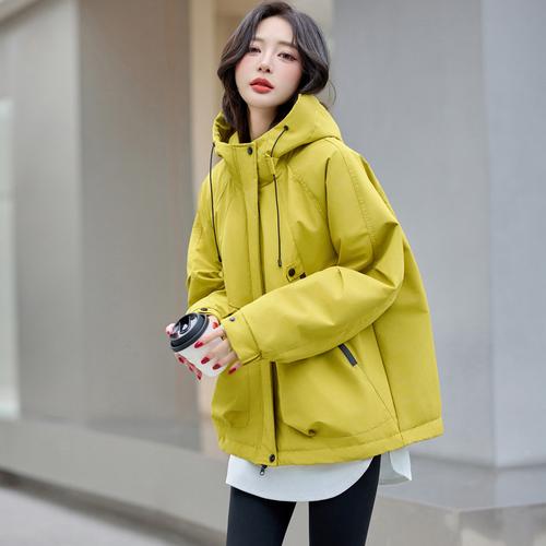 荧光黄的大衣怎么搭配