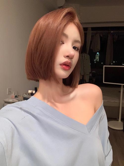 头顶高适合什么发型