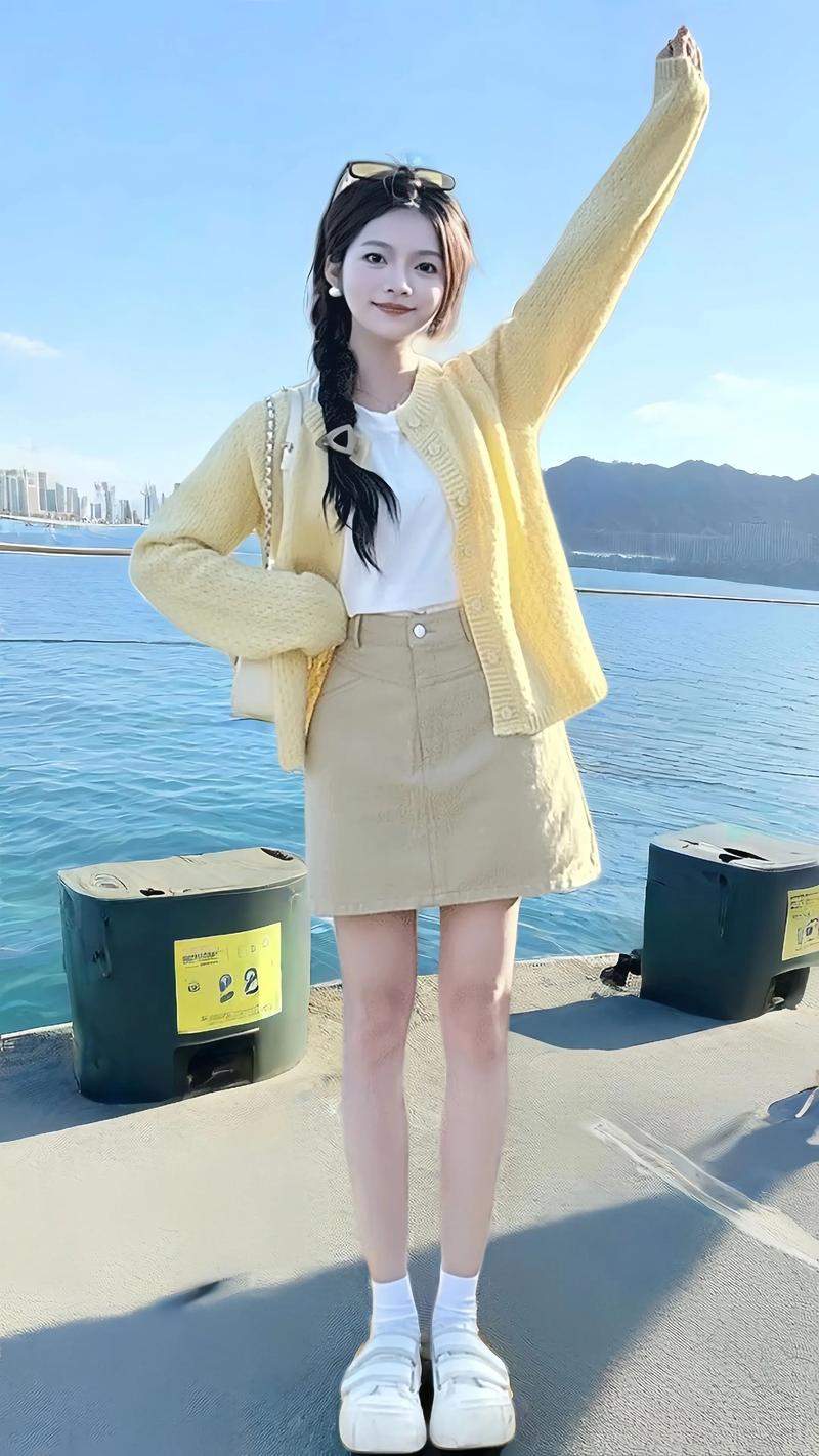 黄色短款毛衣怎么搭配