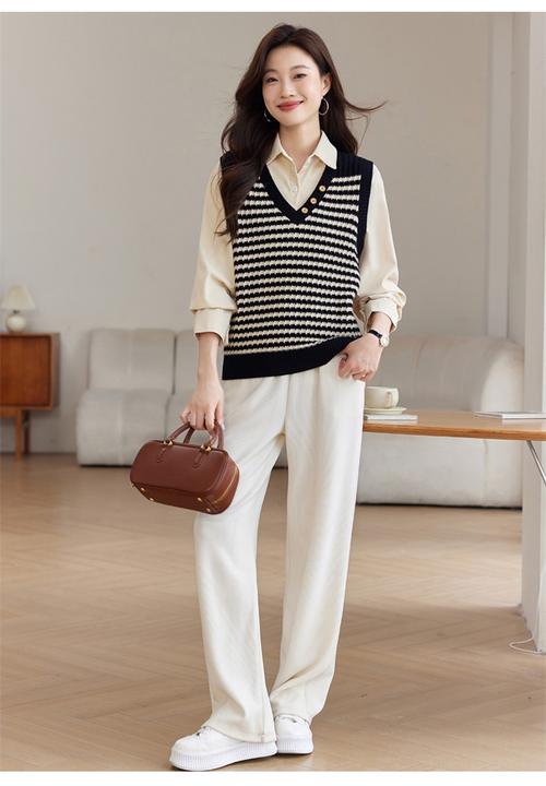 背心马甲怎么搭配