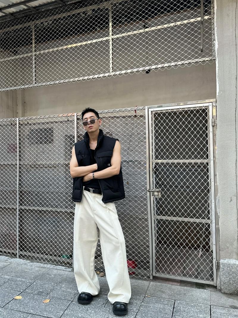 男士马甲怎么搭配好看