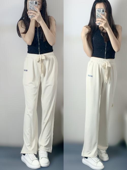 杏色裤子配什么鞋子