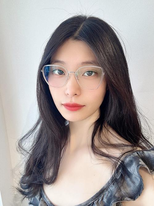 女生带什么眼镜好看