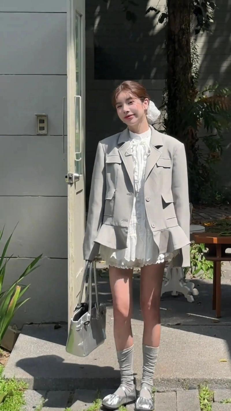 衬衣裙怎么搭配大衣