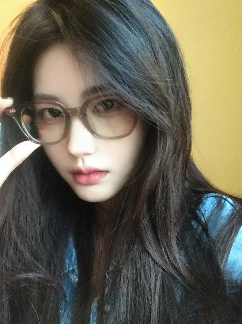 长脸戴什么眼镜好看