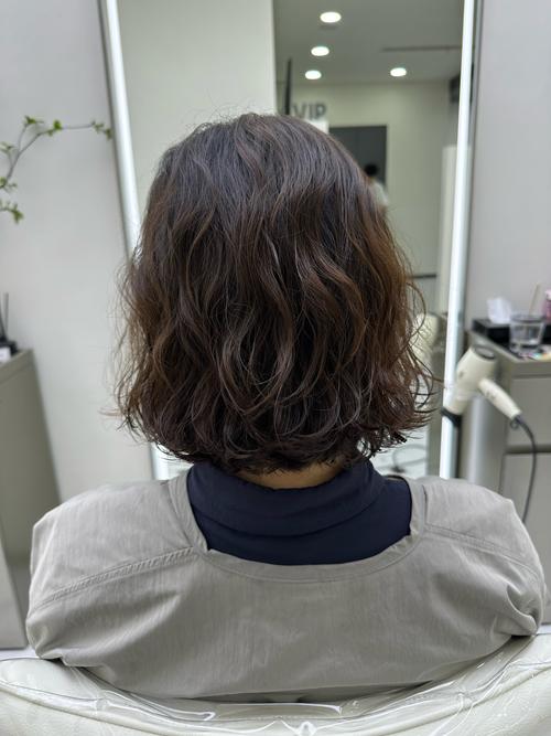 头发少适合什么颜色