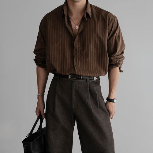 黑色竖条纹长衬衫怎么搭配