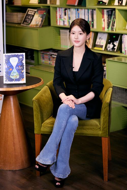 鱼嘴高跟靴怎么搭配衣服