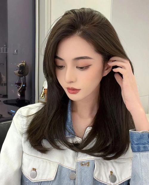 脸长剪什么发型好看