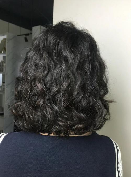 短发烫什么头发好看