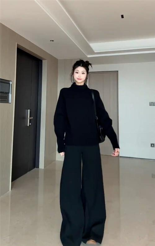 冬天毛衣里面穿什么