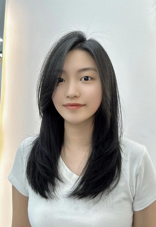 鼻梁低适合什么发型