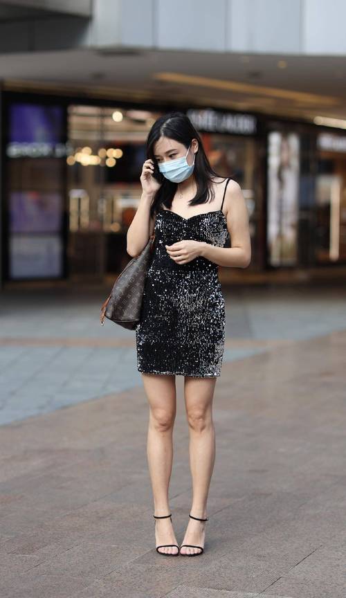 一字裙怎么搭配