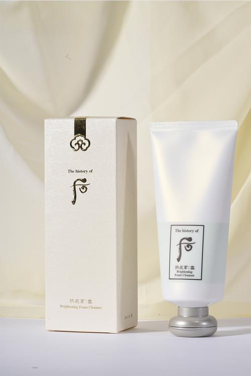 洗面奶之后用什么