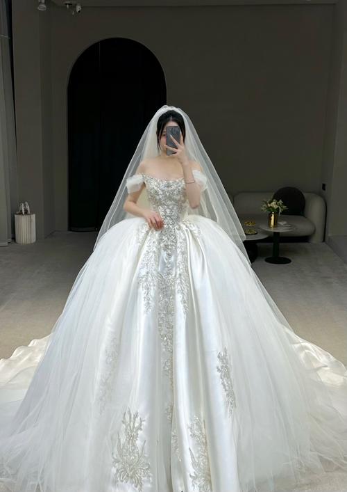 婚纱怎么搭配鞋子