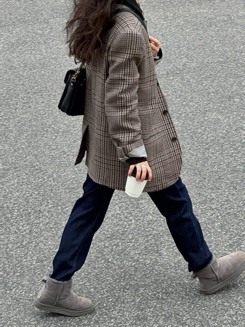 格子小西装怎么搭配