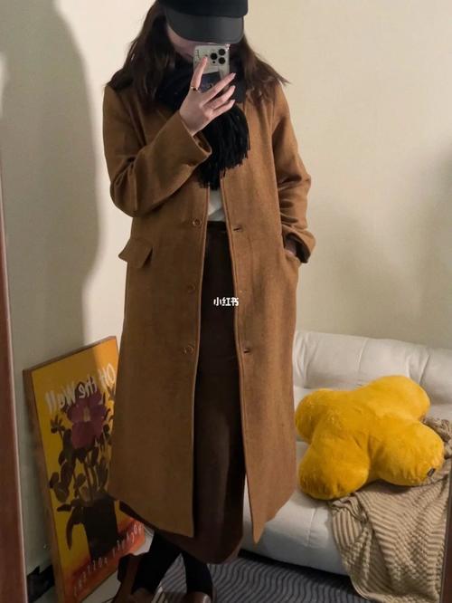 棕色外套怎么搭配裤子