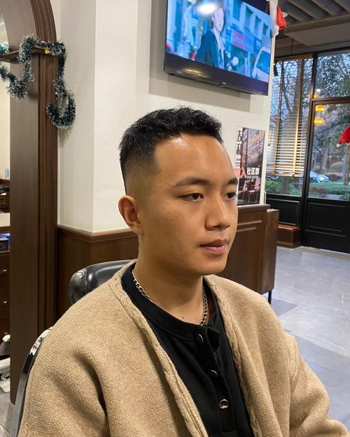 m型头发适合什么发型