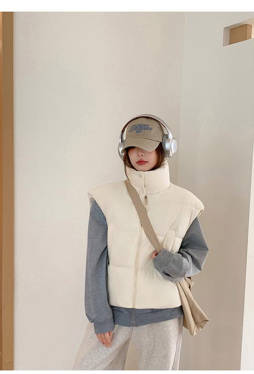 立领坎肩怎么搭配