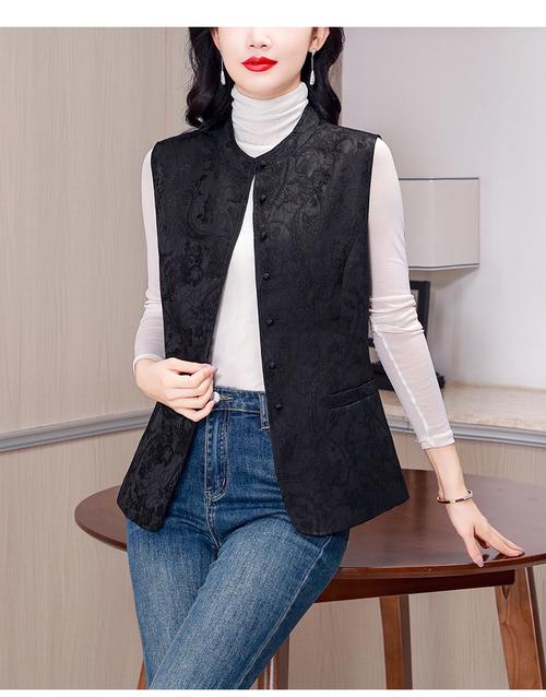 立领坎肩怎么搭配